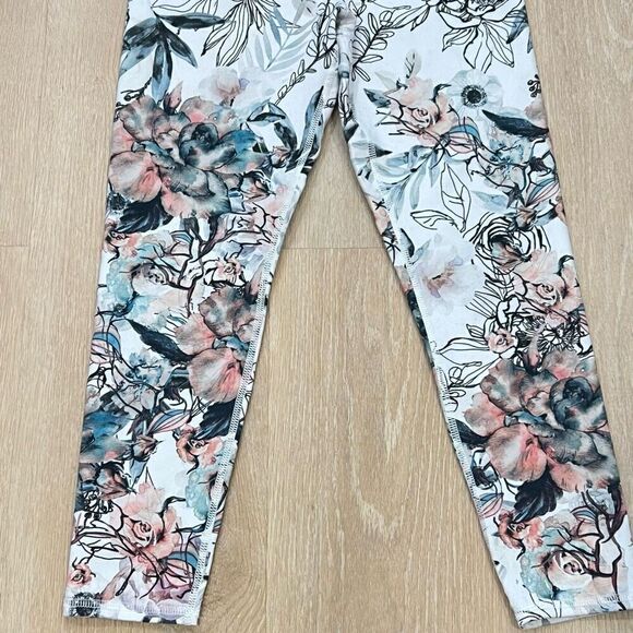 Evolution & Creation Watercolor & Outline Floral Print Pattern, Women’s Medium - Picture 4 of 10